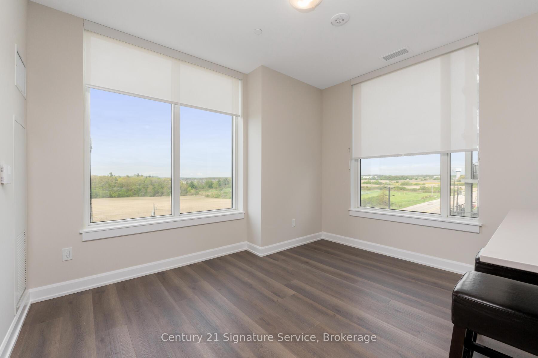 2 Bedrooms Condo at 3220 William Coltson, Oakville For sale