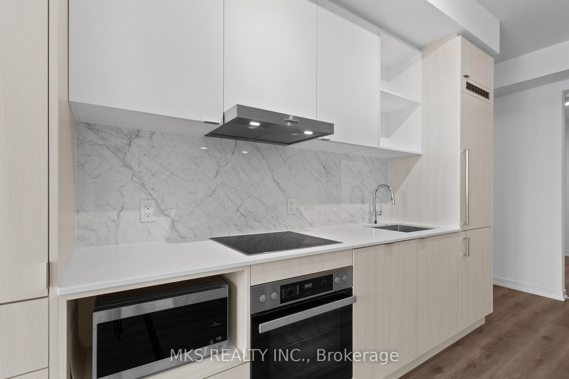 3 Bedrooms Condo at 138 Downes,  Toronto For sale