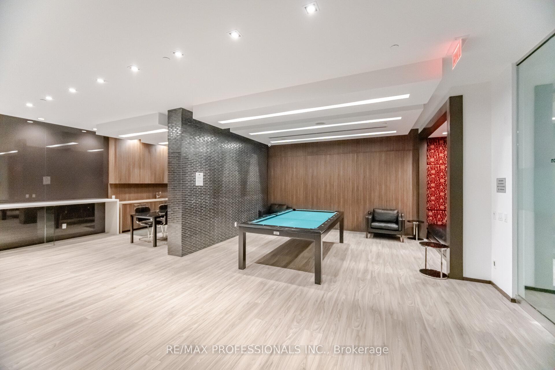 2 Bedrooms Condo at 1030 King, Toronto For sale