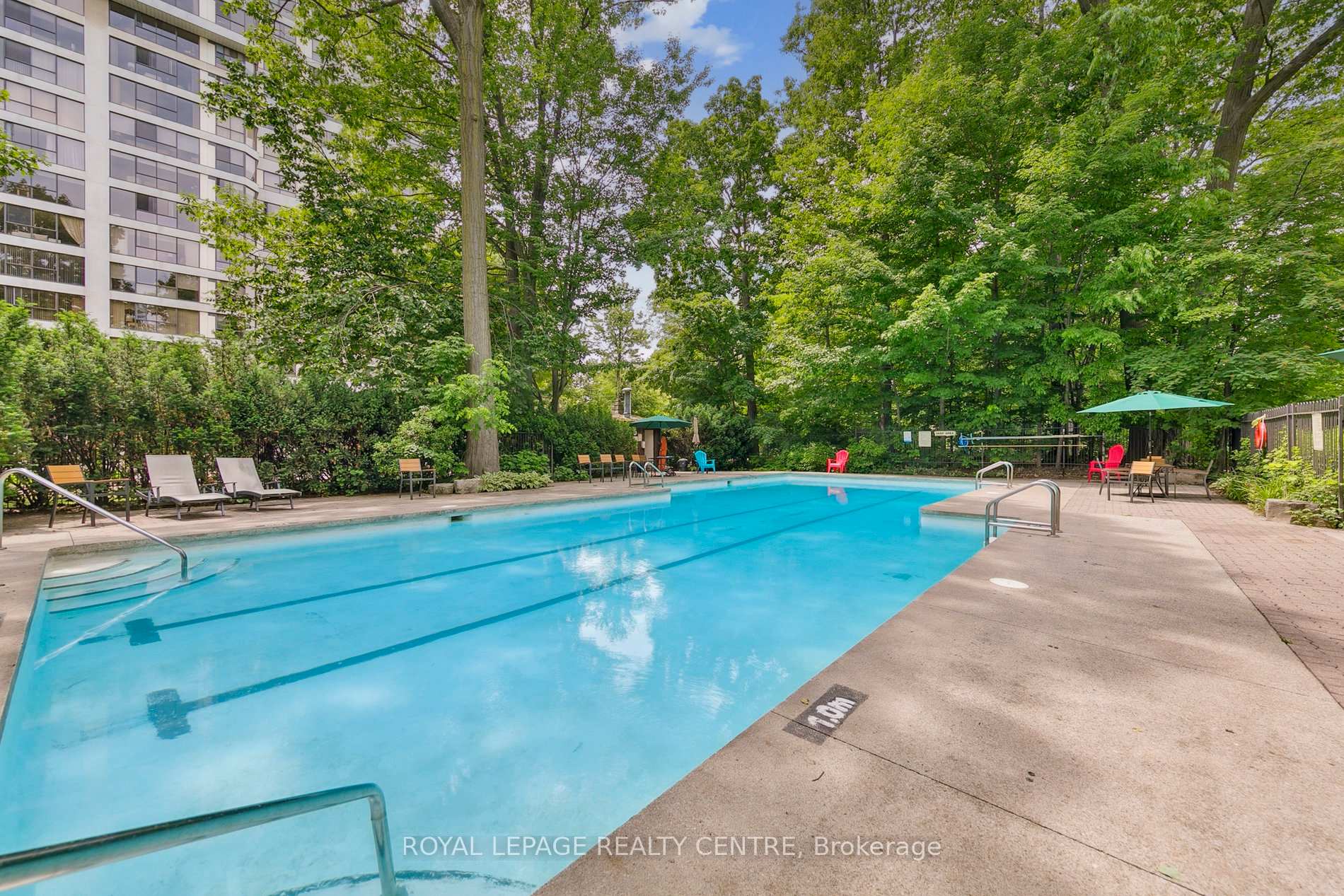3 Bedrooms Condo at 1110 Walden, Mississauga For sale