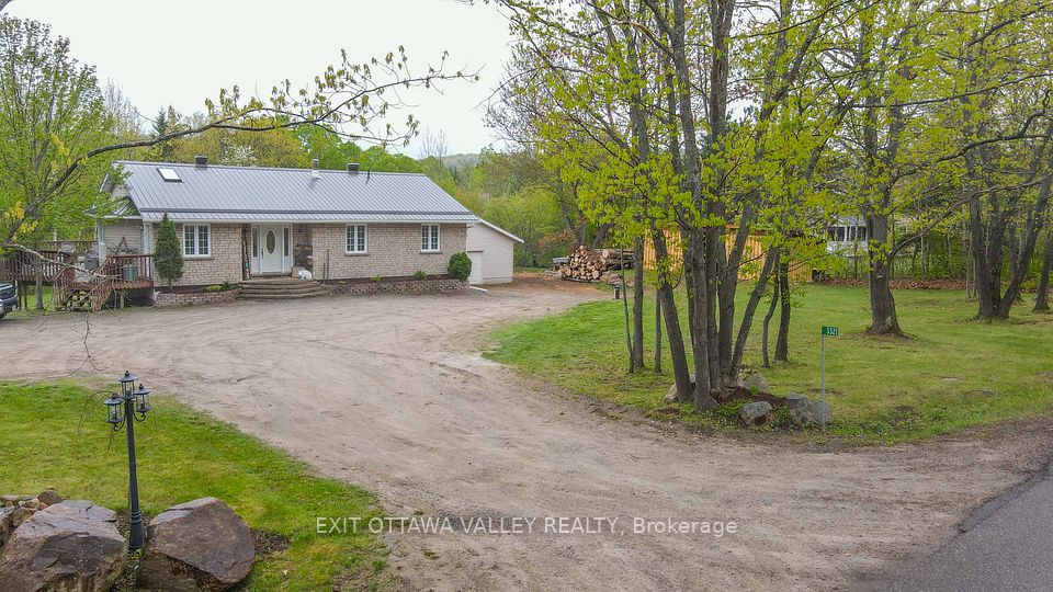 3321 Old Barry's Bay