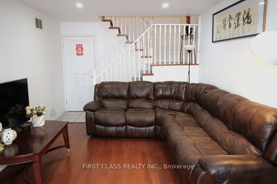 23 Cheeseman Drive, Markham, ON L3R 3G3