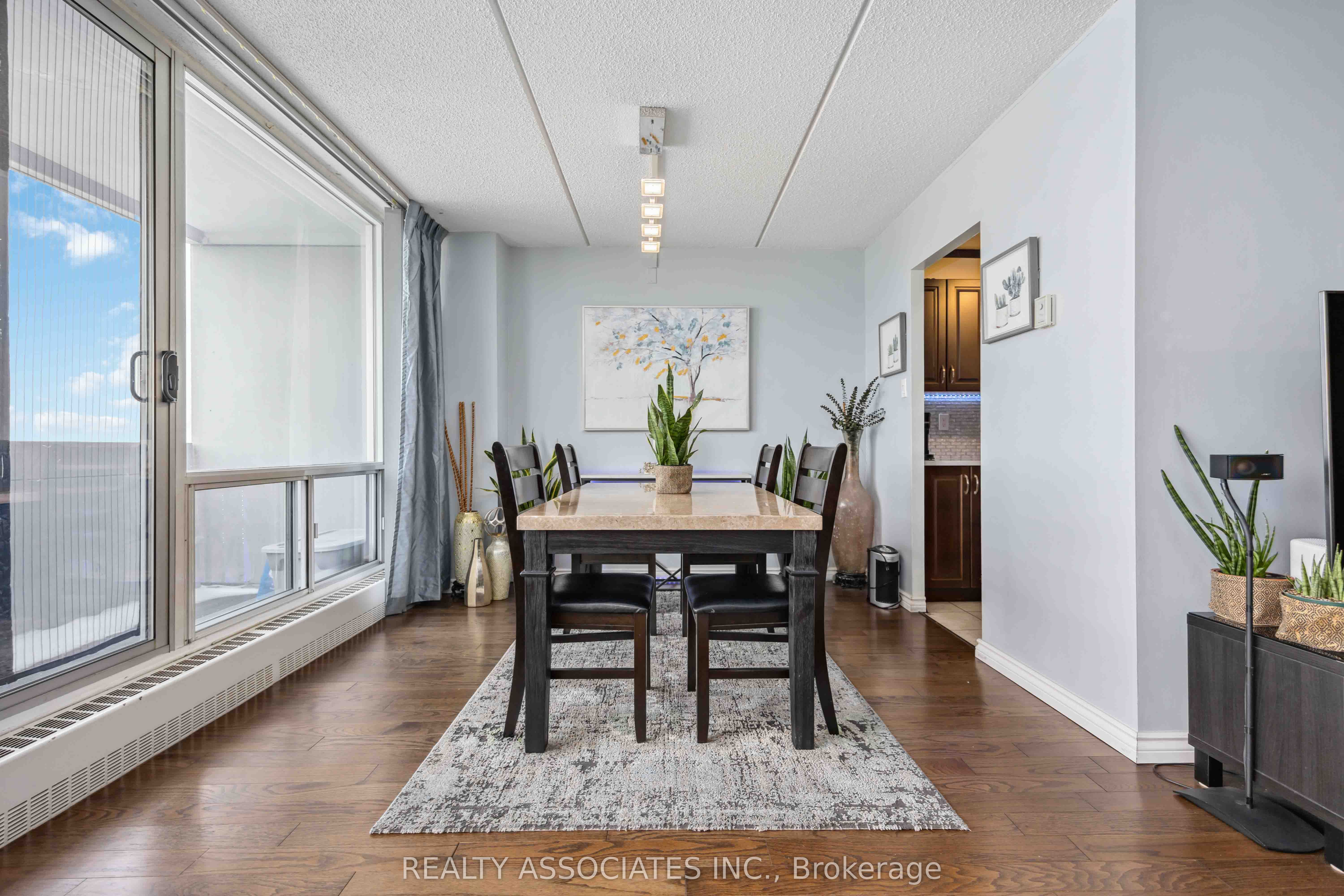 2 Glamorgan Avenue, #1014
