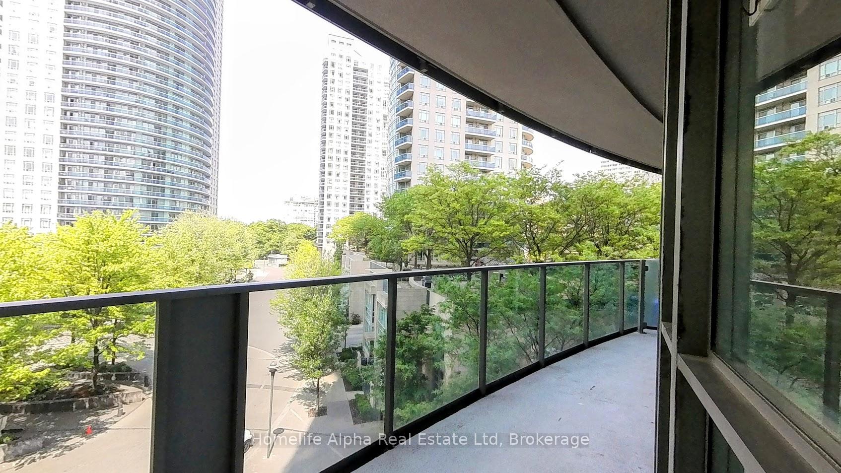 2 Bedrooms Condo at 60 Absolute, Mississauga For sale
