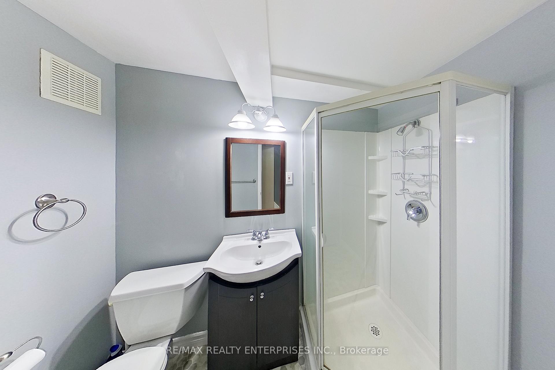 4 Bedrooms Condo at 6540 Falconer, Mississauga For sale