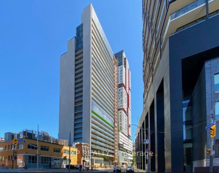 2 Bedrooms Condo at 330 Richmond, Toronto For sale