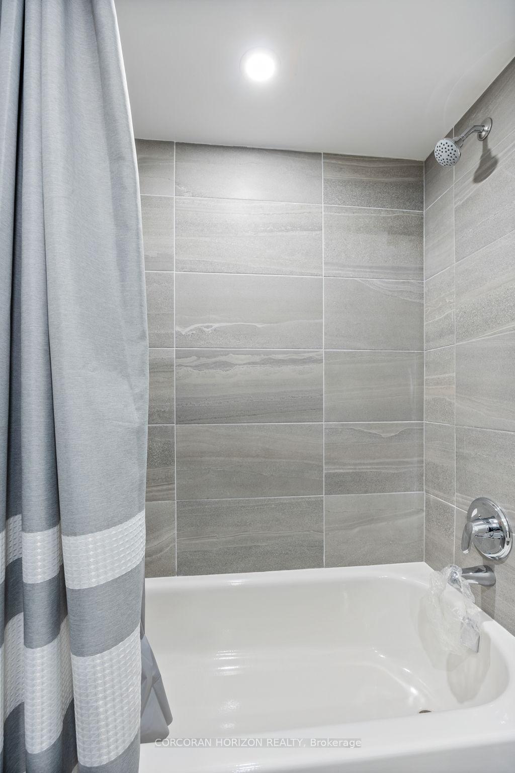 2 Bedrooms Condo at 8 Marquette, Toronto For sale