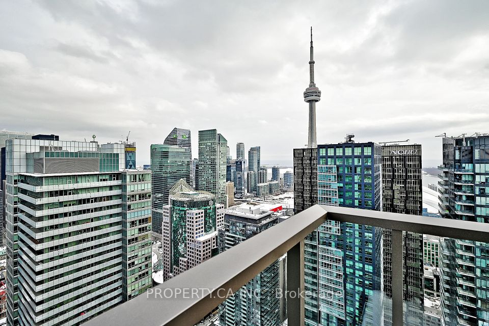 8 Widmer Street