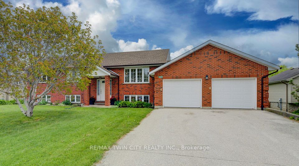 3985 Sackville Street, Perth East, ON N0B 2P0