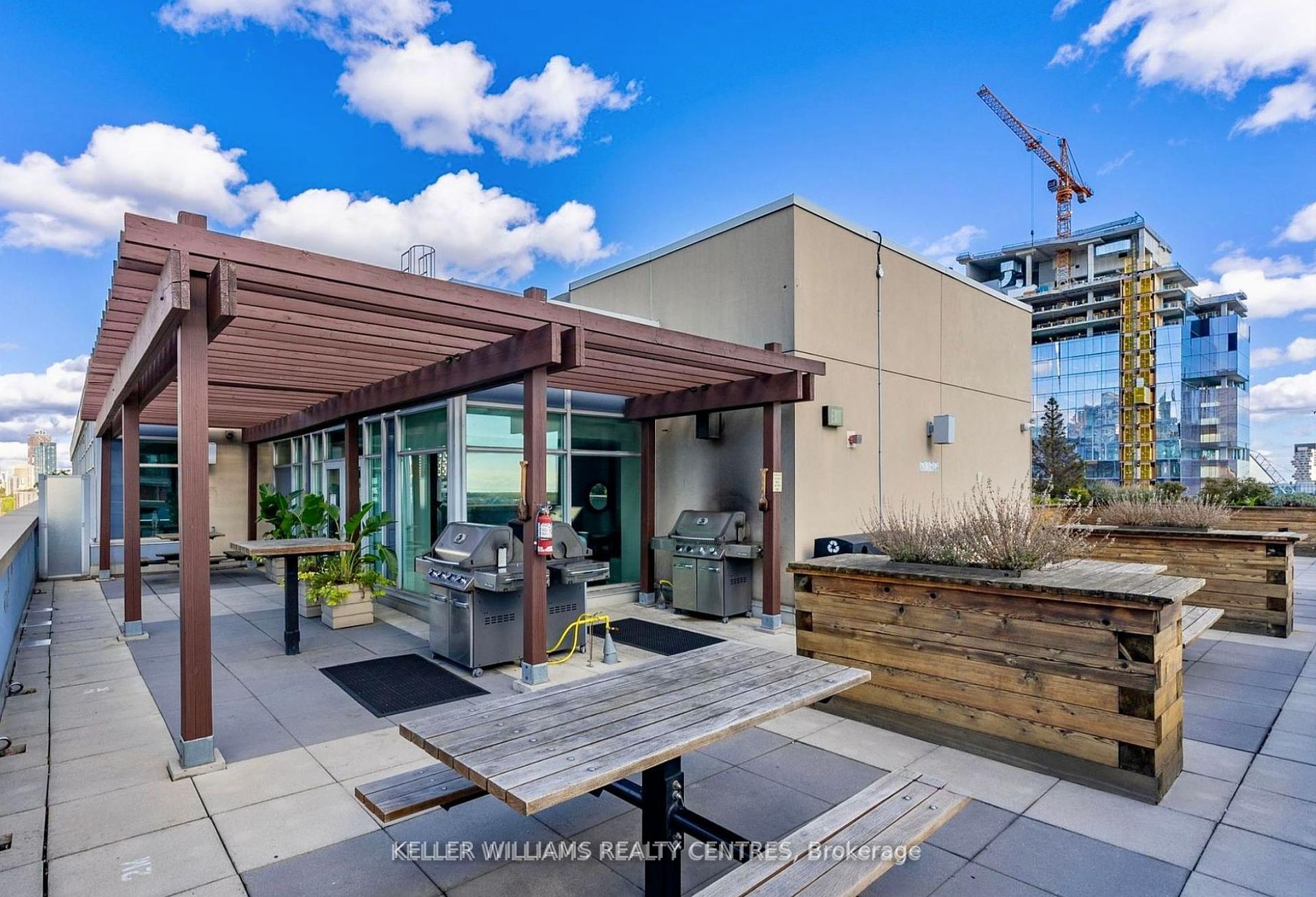 2 Bedrooms Condo at 230 King, Toronto For sale
