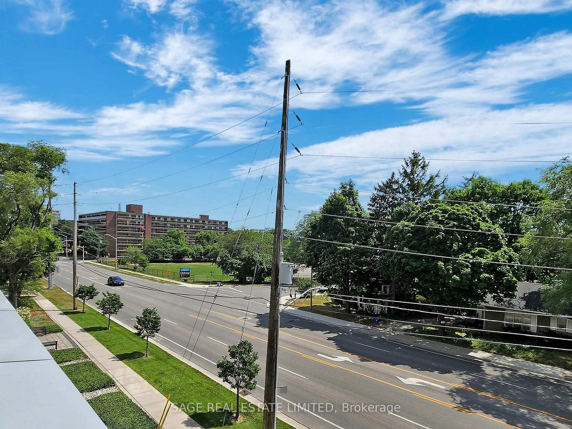 2 Bedrooms Condo at 551 Maple, Burlington For sale