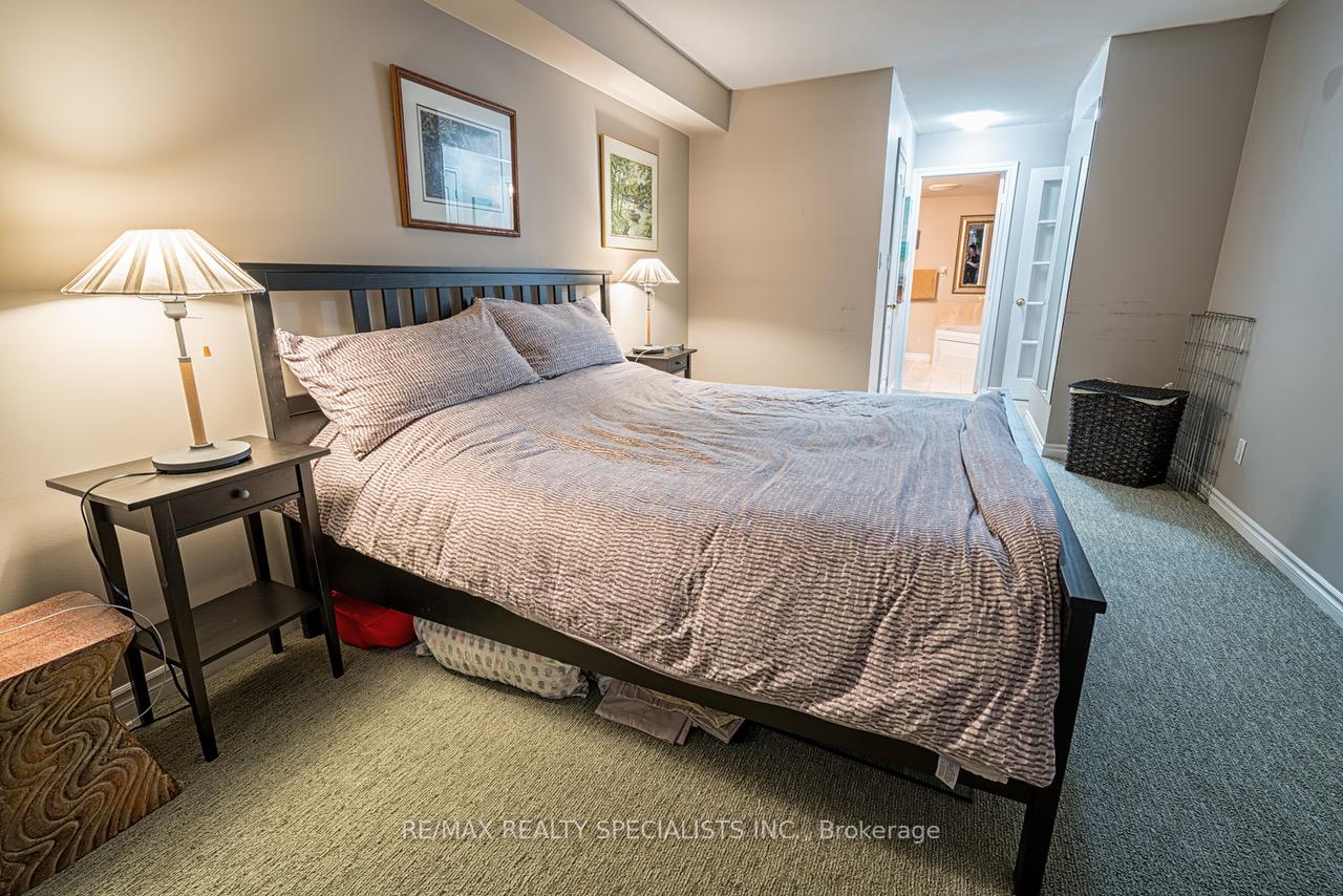 2 Bedrooms Condo at 2111 Lake Shore, Toronto For sale