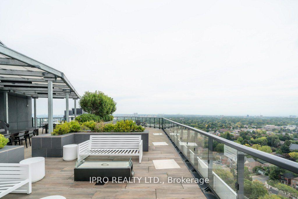 2 Bedrooms Condo at 11 Lillian, Toronto For sale
