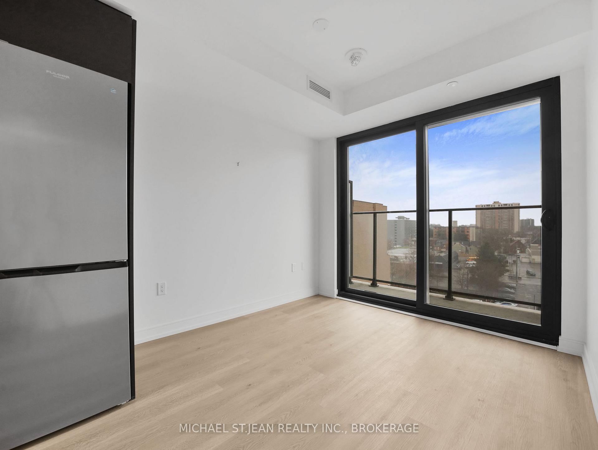 1 Bedroom Condo at 1 Jarvis,  Hamilton For sale