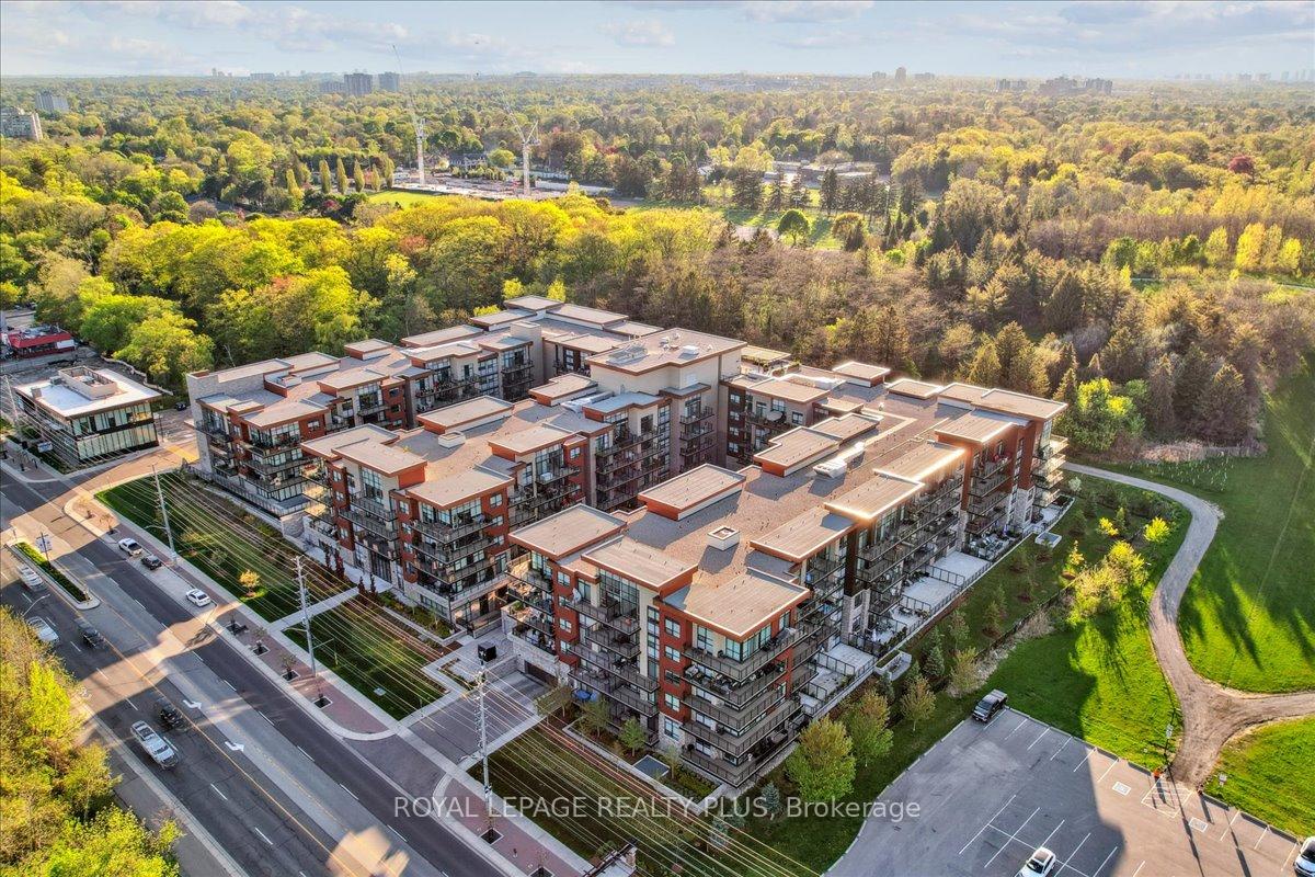 2 Bedrooms Condo at 1575 Lakeshore, Mississauga For sale