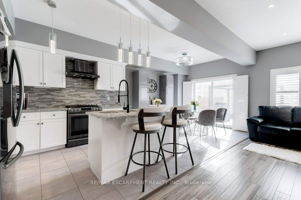 98 Shoreview Place, #12
