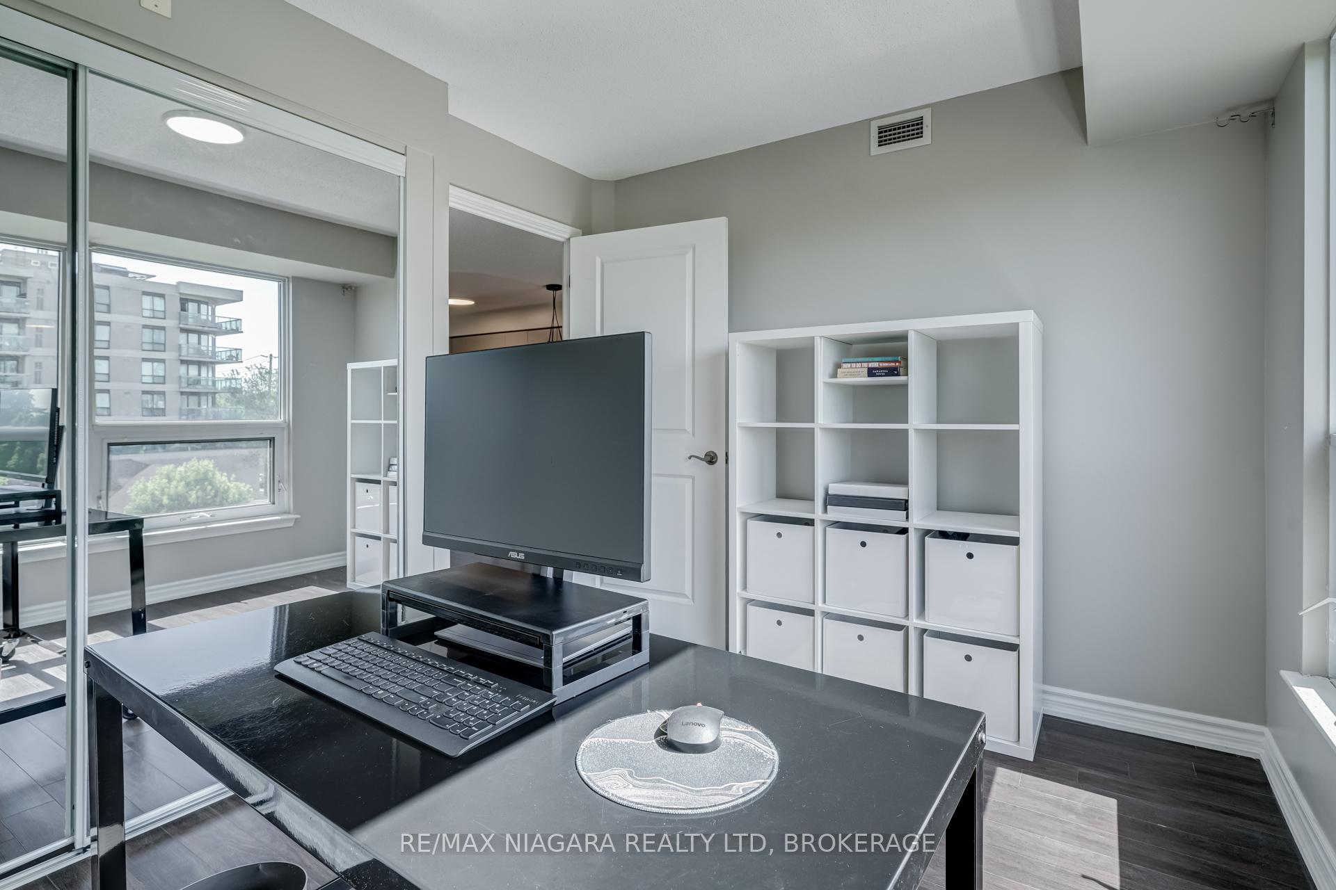 2 Bedrooms Condo at 872 Sheppard, Toronto For sale