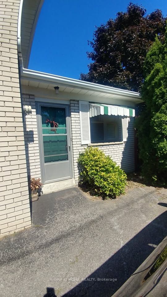 12 Summitcrest Drive
