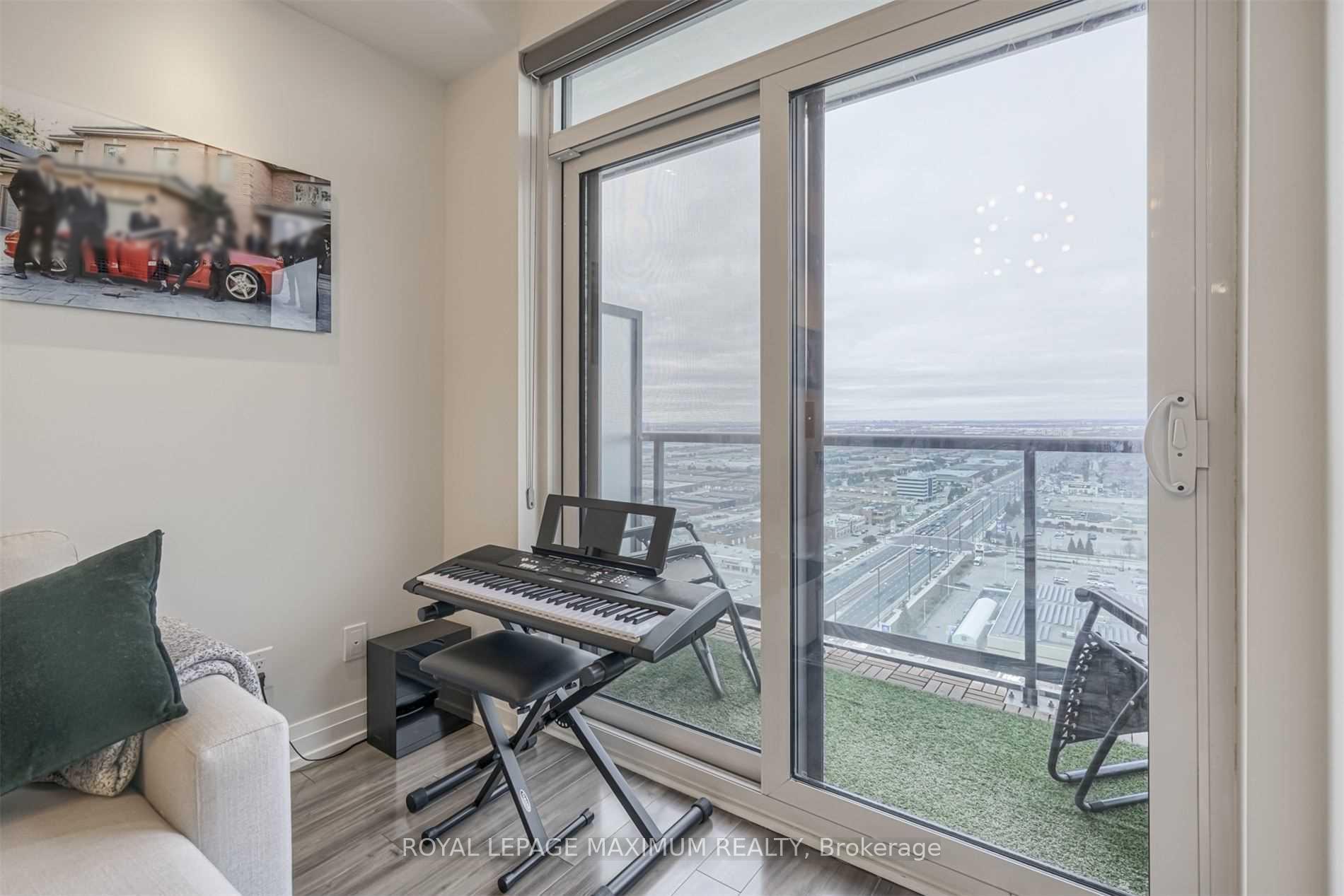 2 Bedrooms Condo at 3700 Highway 7, Vaughan For sale
