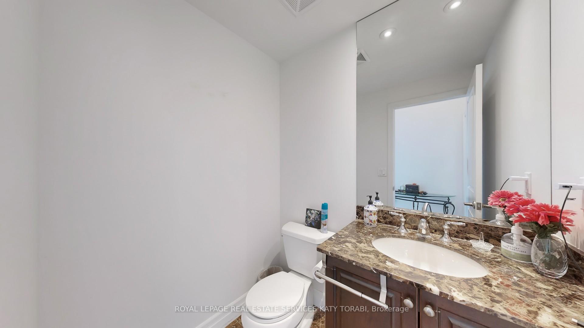 3 Bedrooms Condo at 628 Fleet, Toronto For sale