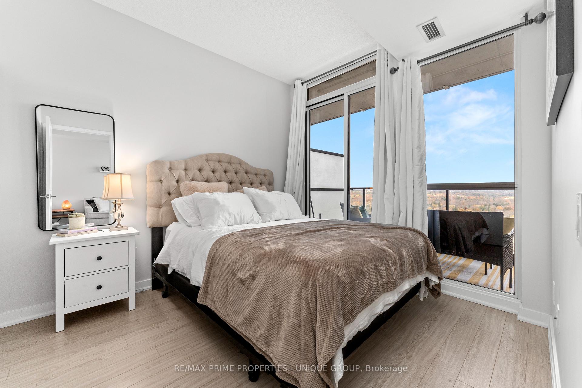 1 Bedroom Condo at 29 Singer, Toronto For sale