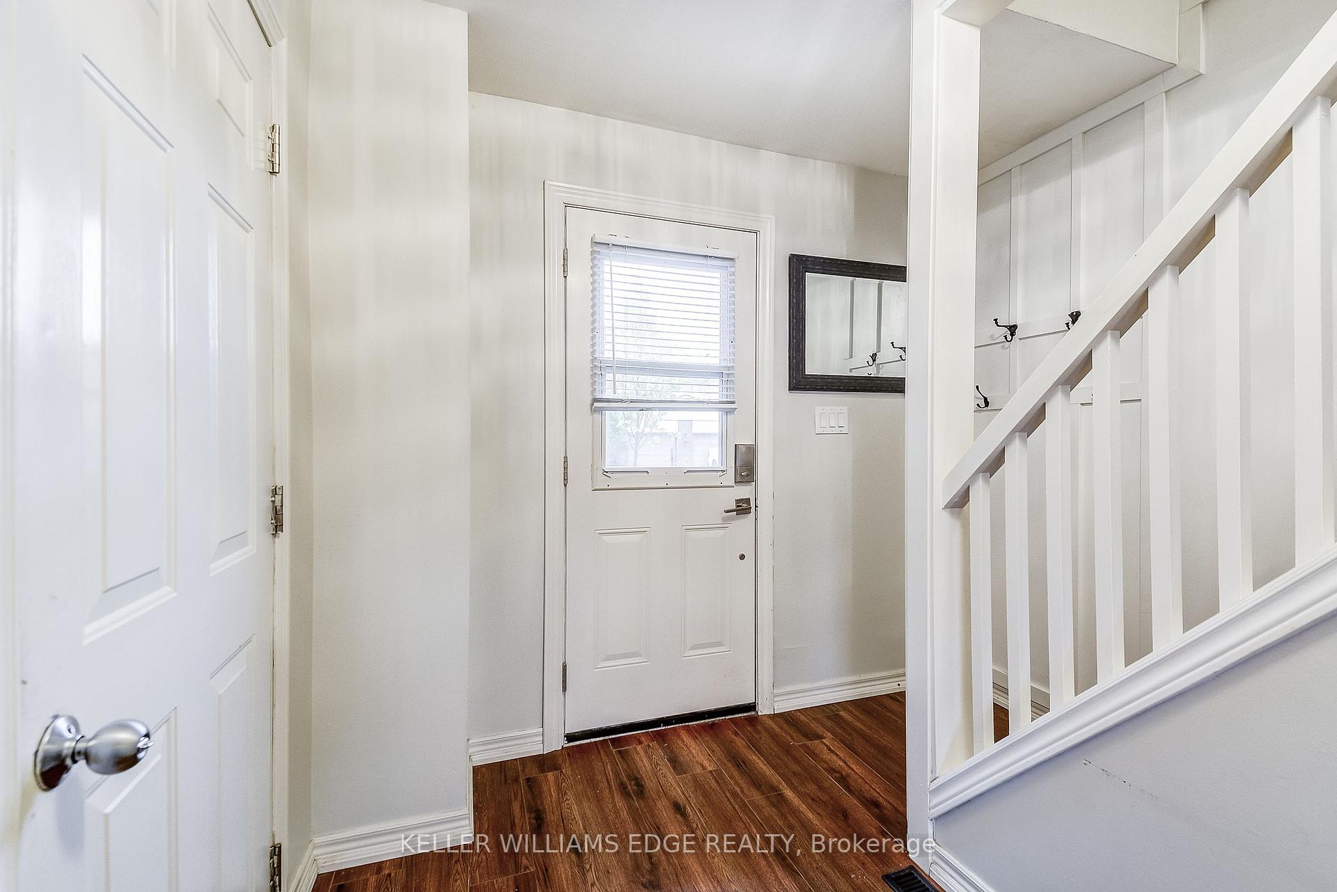 3 Bedrooms Condo at 1350 Limeridge, Hamilton For sale