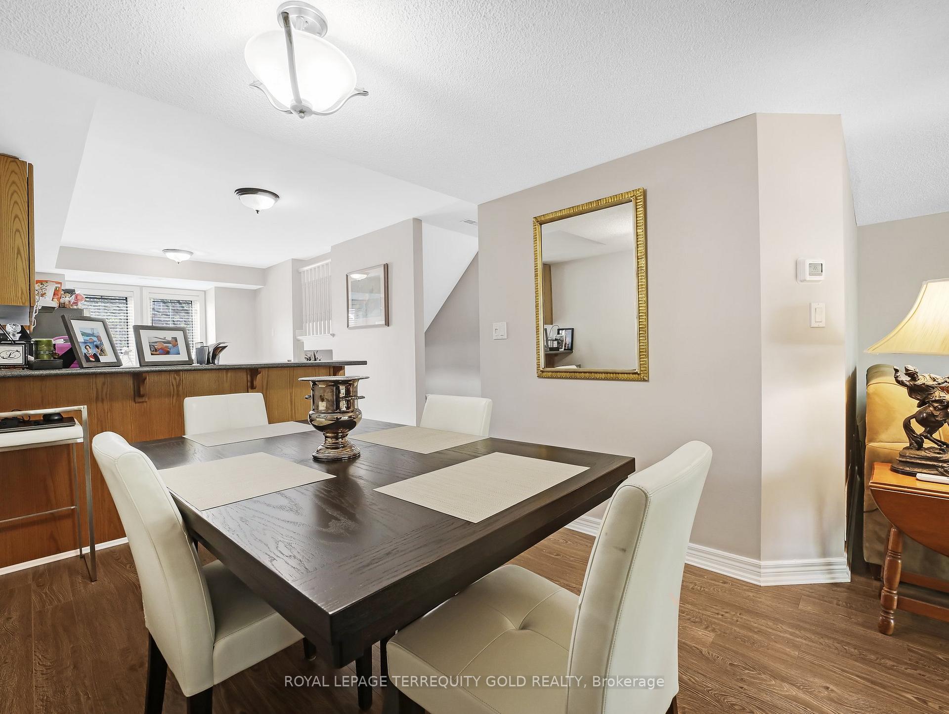 3 Bedrooms Condo at 4045 Upper Middle, Burlington For sale