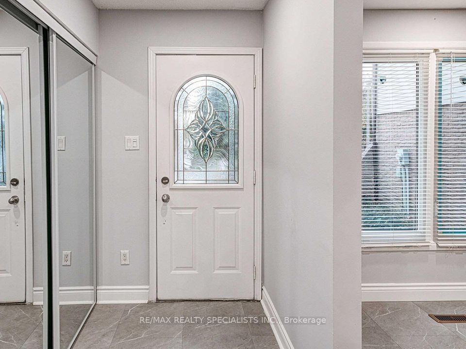 8 COWAN Road, Brampton, ON L6X 2P8