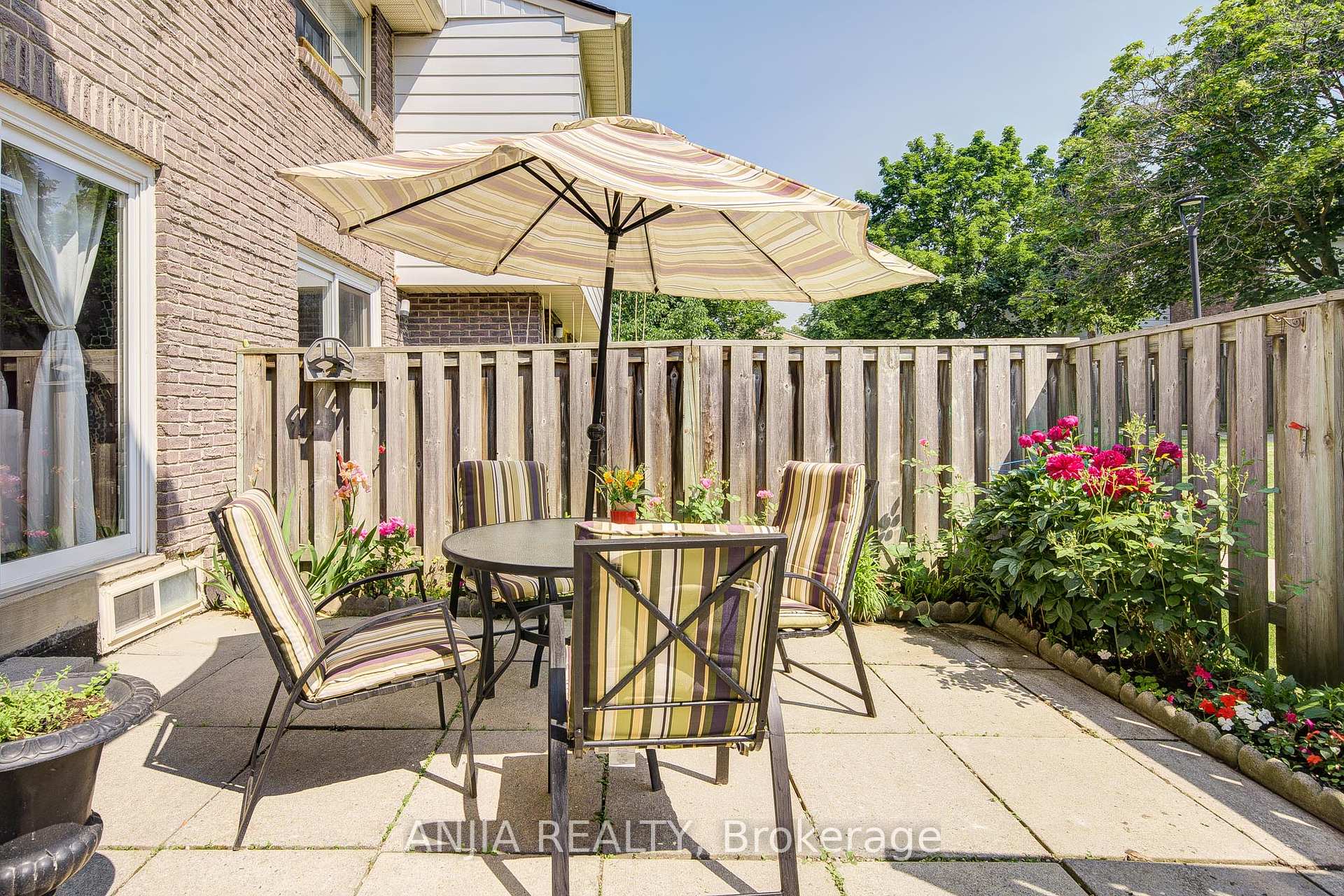 4 Bedrooms Condo at 95 Rock Fern, Toronto For sale