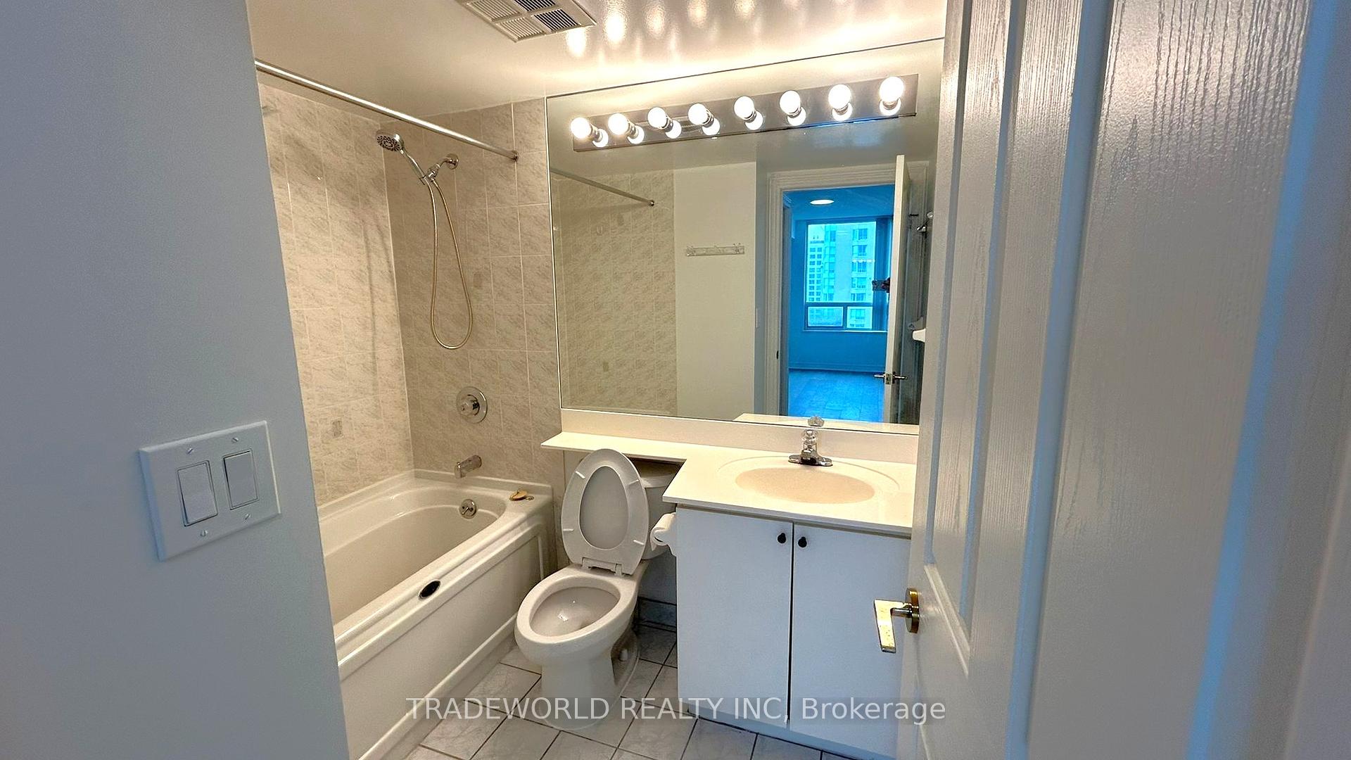 2 Bedrooms Condo at 68 Corporate, Toronto For sale