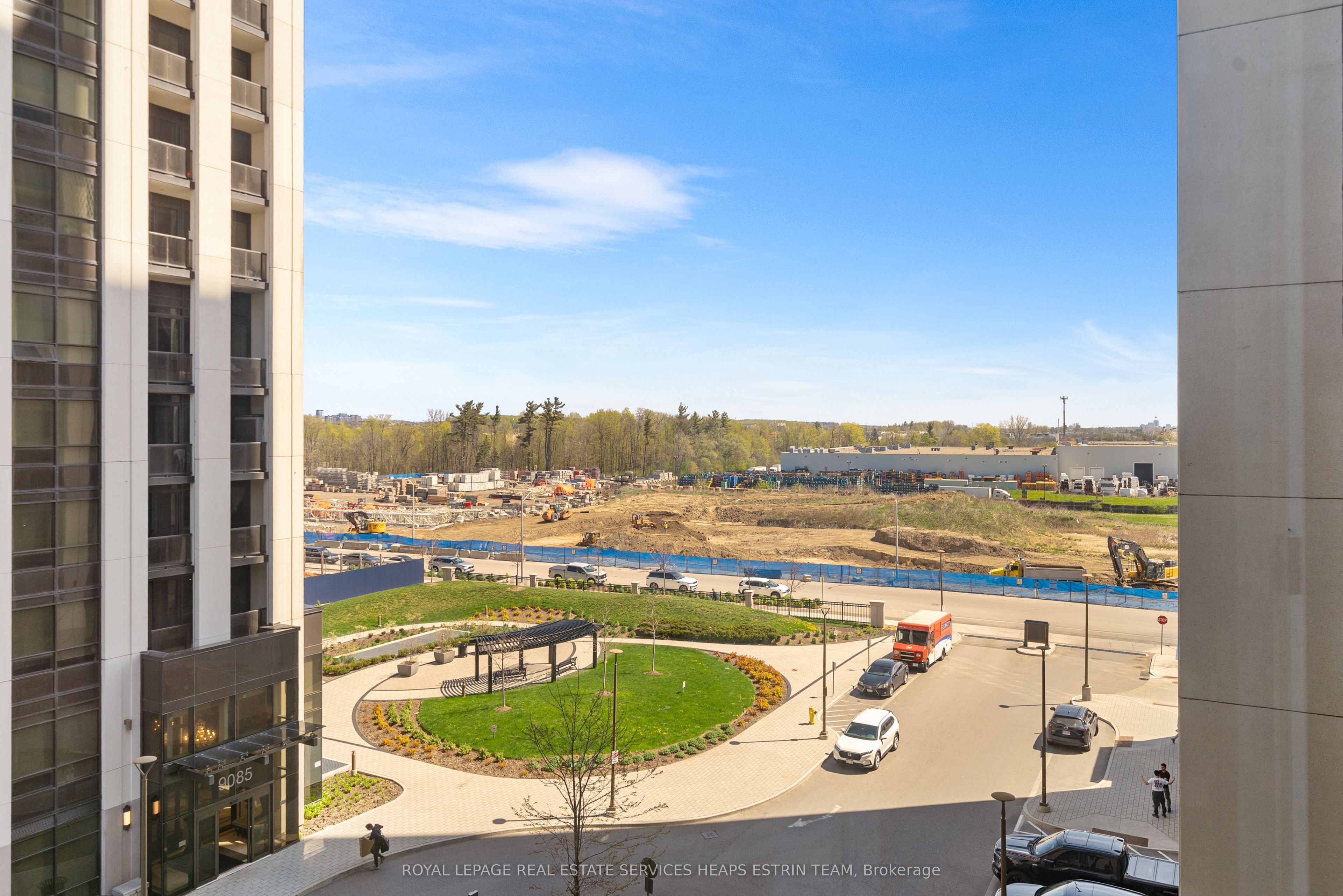 9075 Jane Street, #518