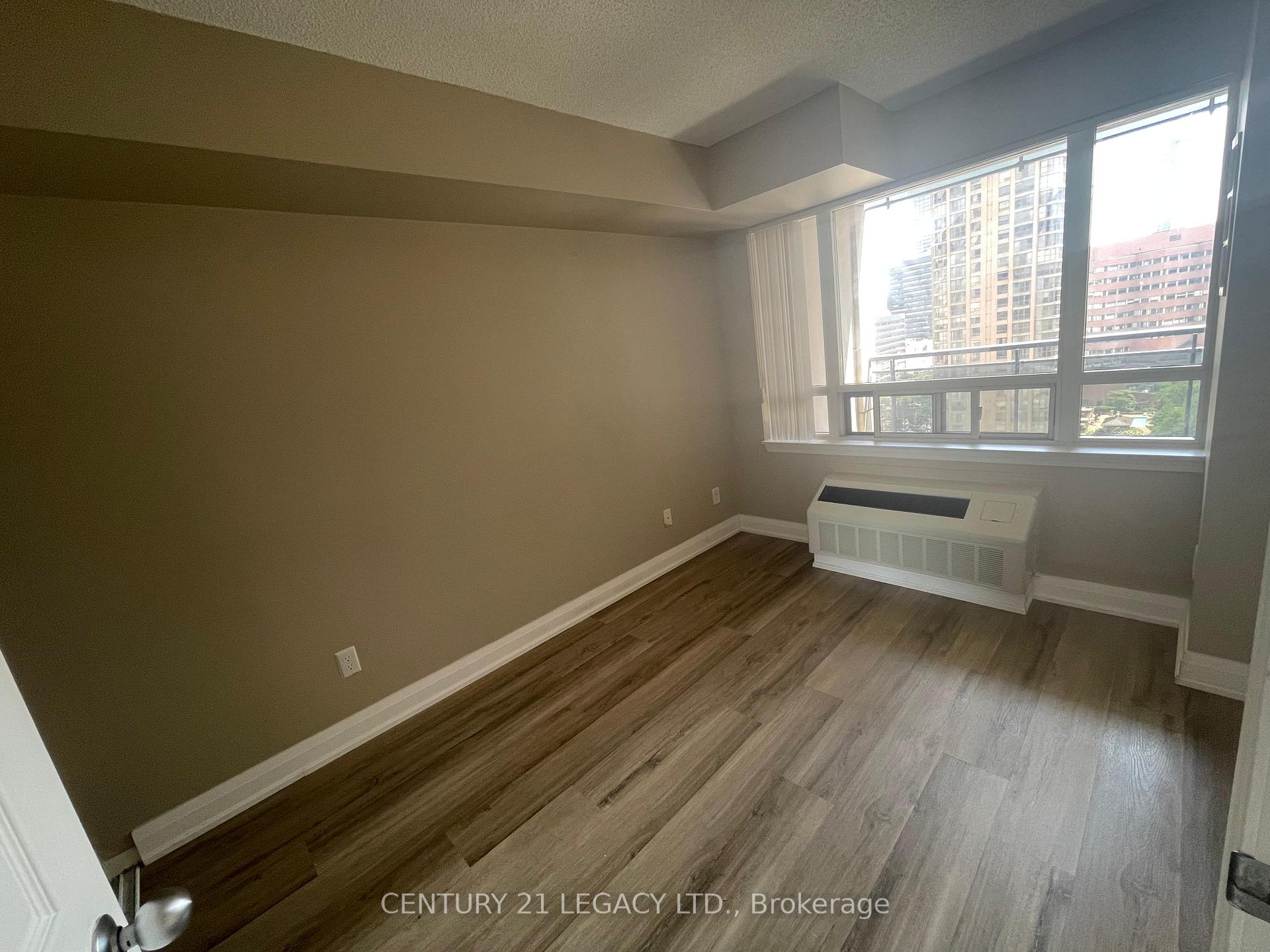 1 Bedroom Condo at 155 Beecroft, Toronto For sale