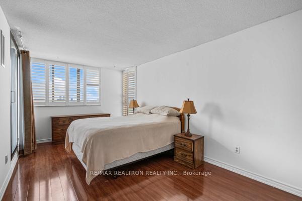 2 Bedrooms Condo at 2350 Bridletowne, Toronto For sale