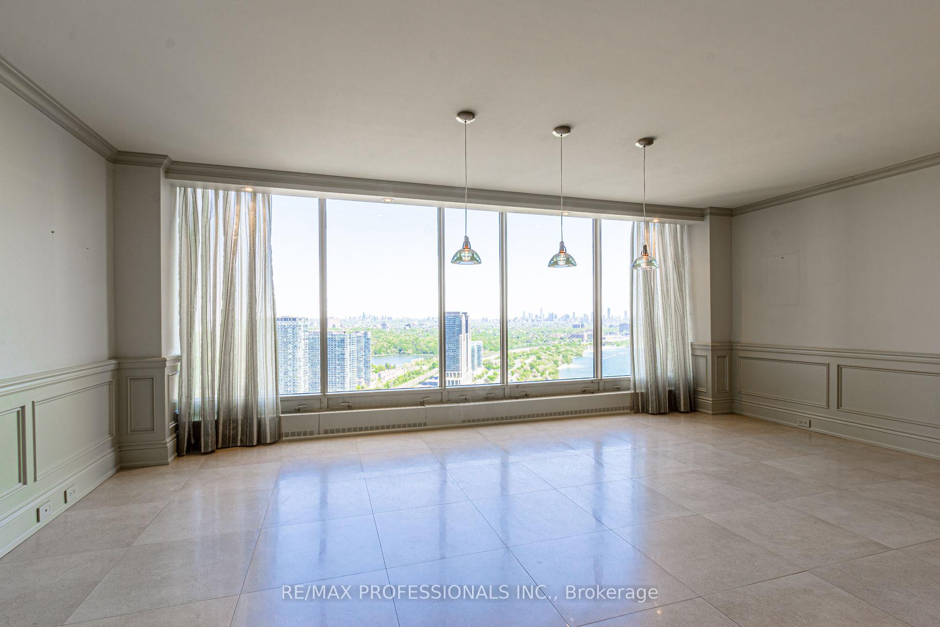 3 Bedrooms Condo at 2045 Lake Shore,  Toronto For sale