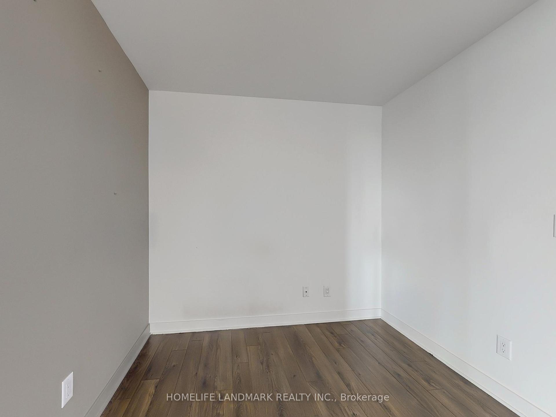 3 Bedrooms Condo at 110 Charles, Toronto For sale