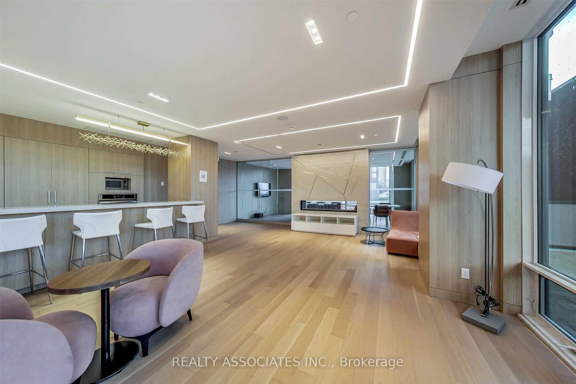 2 Bedrooms Condo at 30 Ordnance, Toronto For sale