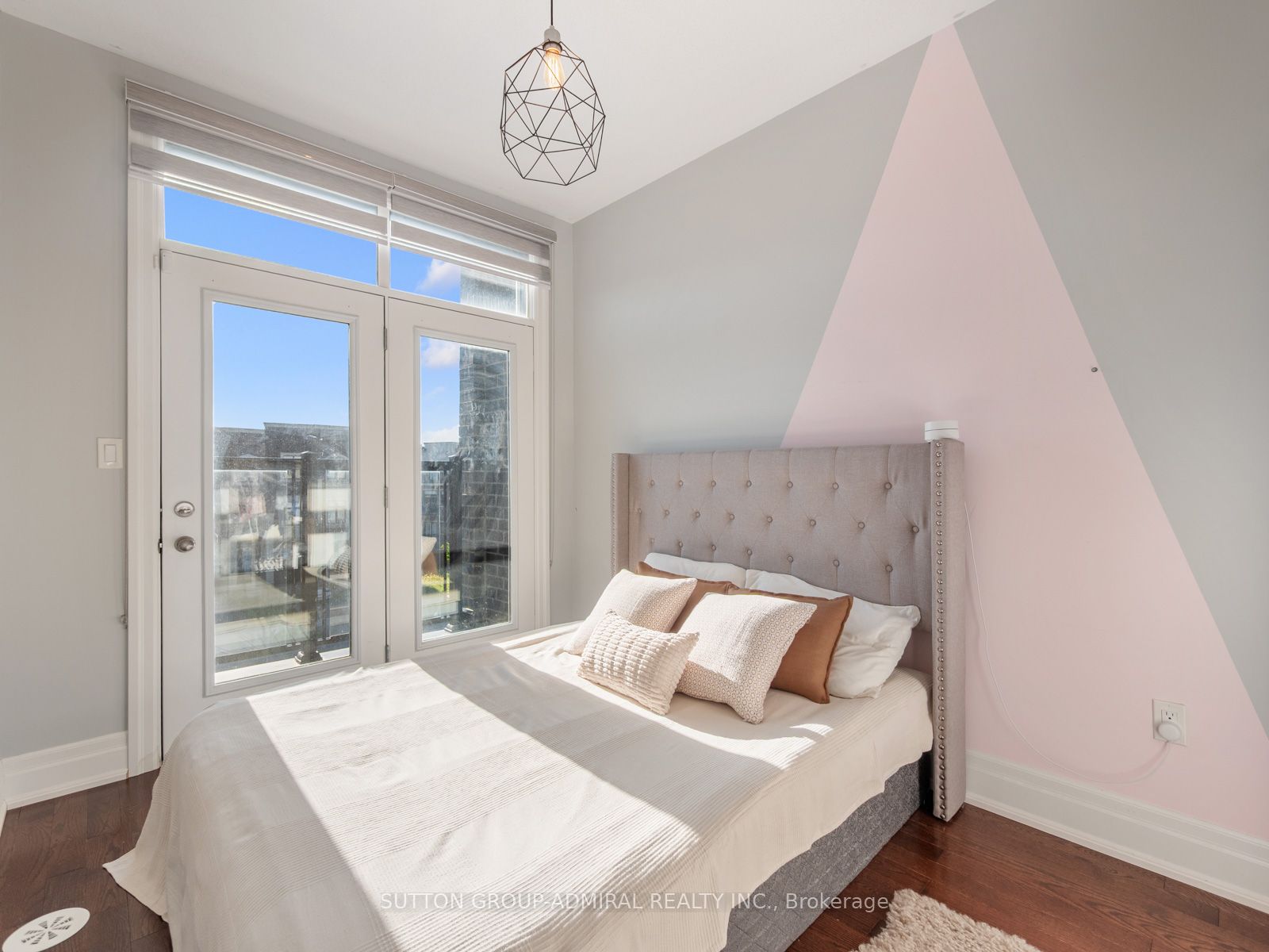 251 Thomas Cook Avenue