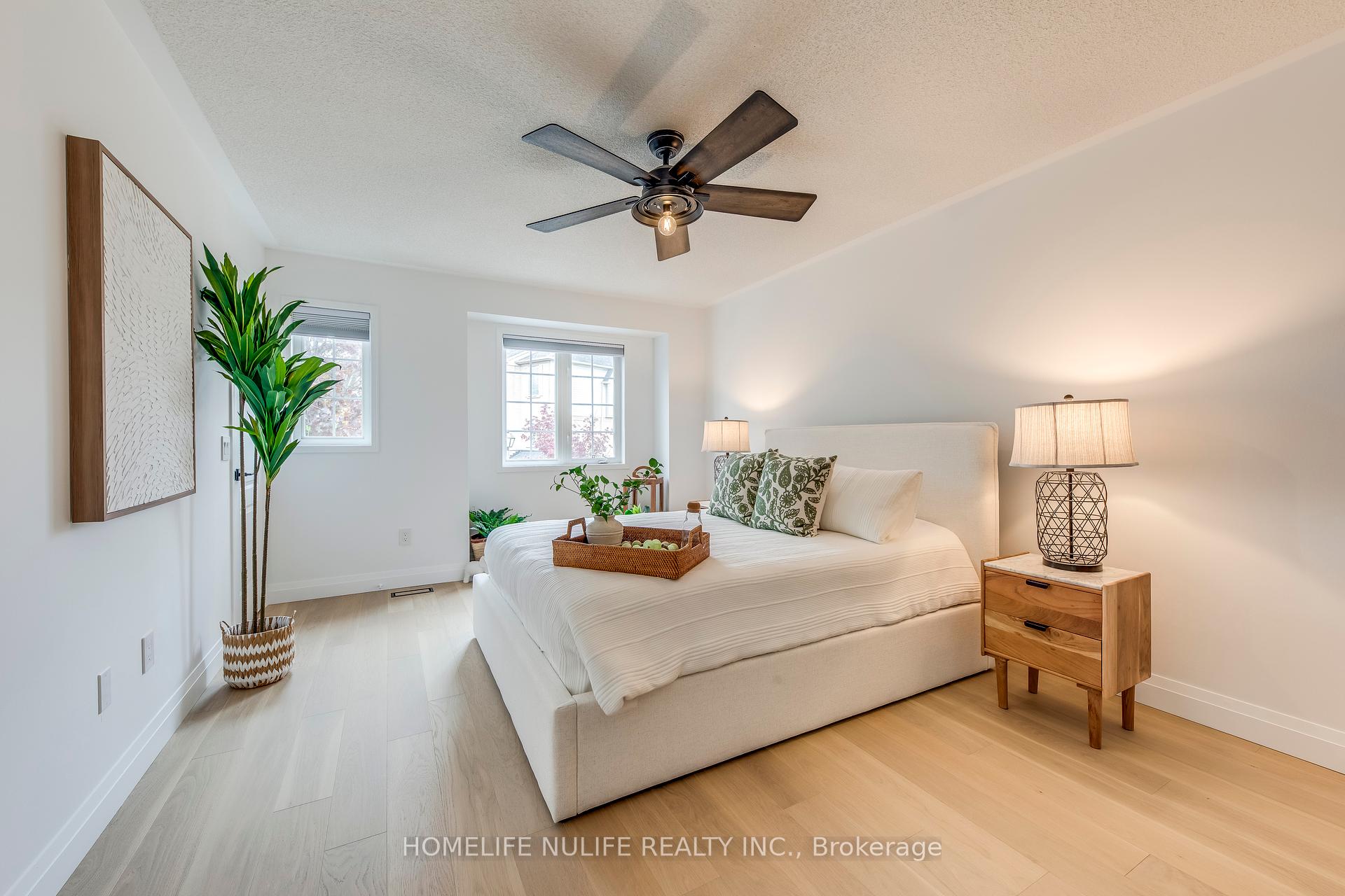 3 Bedrooms Condo at 7284 Bellshire, Mississauga For sale