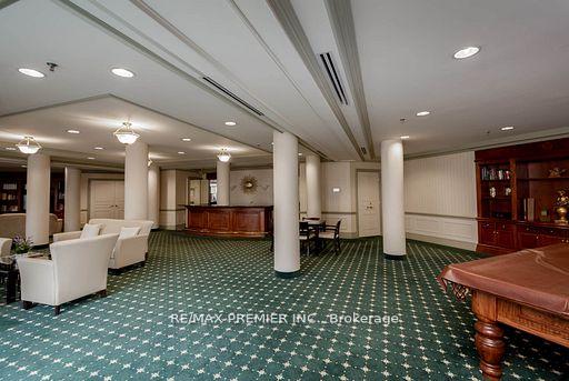 2 Bedrooms Condo at 53 Woodbridge, Vaughan For sale