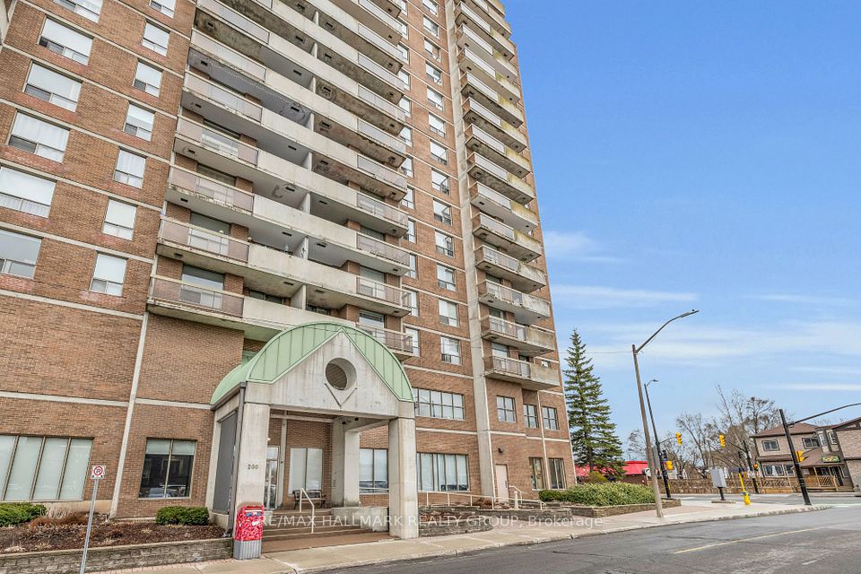 200 Lafontaine