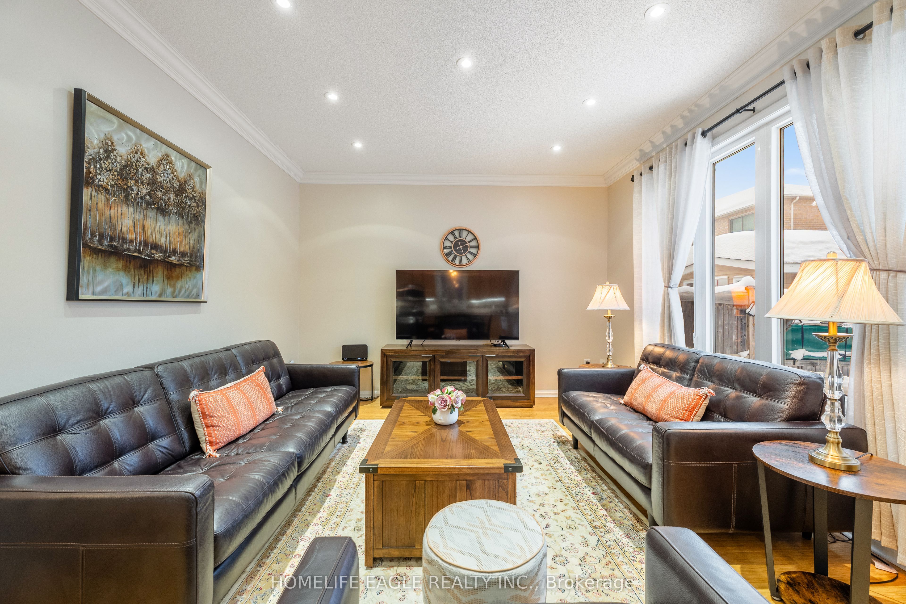 74 Bulmer Crescent