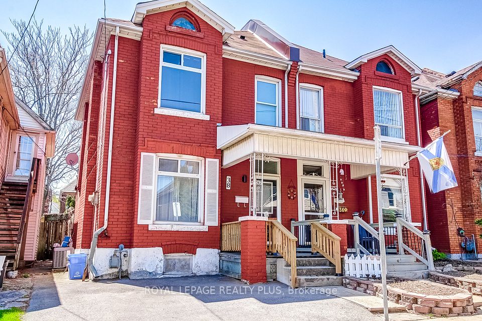 38 Rosemont Avenue, Hamilton, ON L8L 2M3
