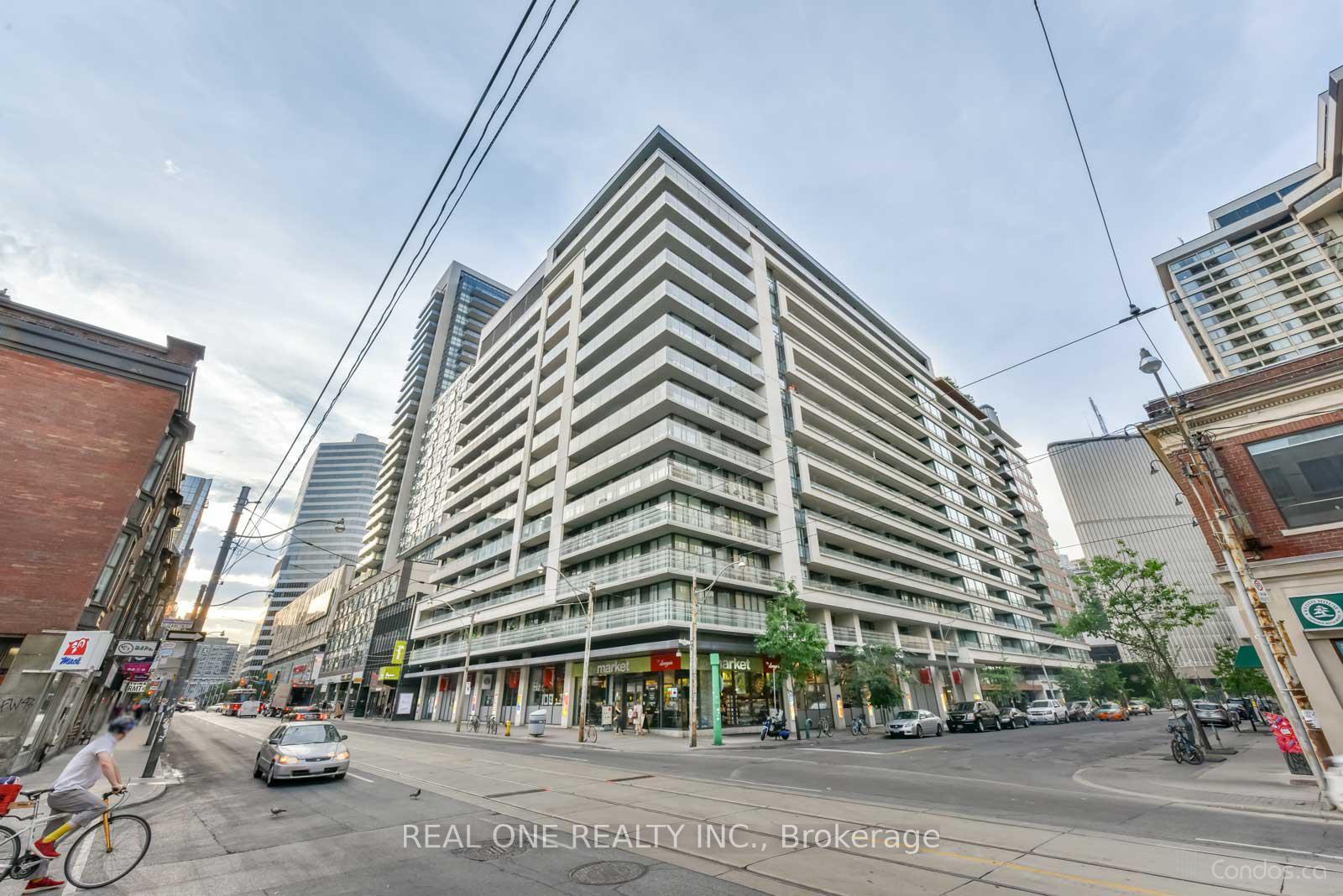 2 Bedrooms Condo at 111 Elizabeth, Toronto For sale