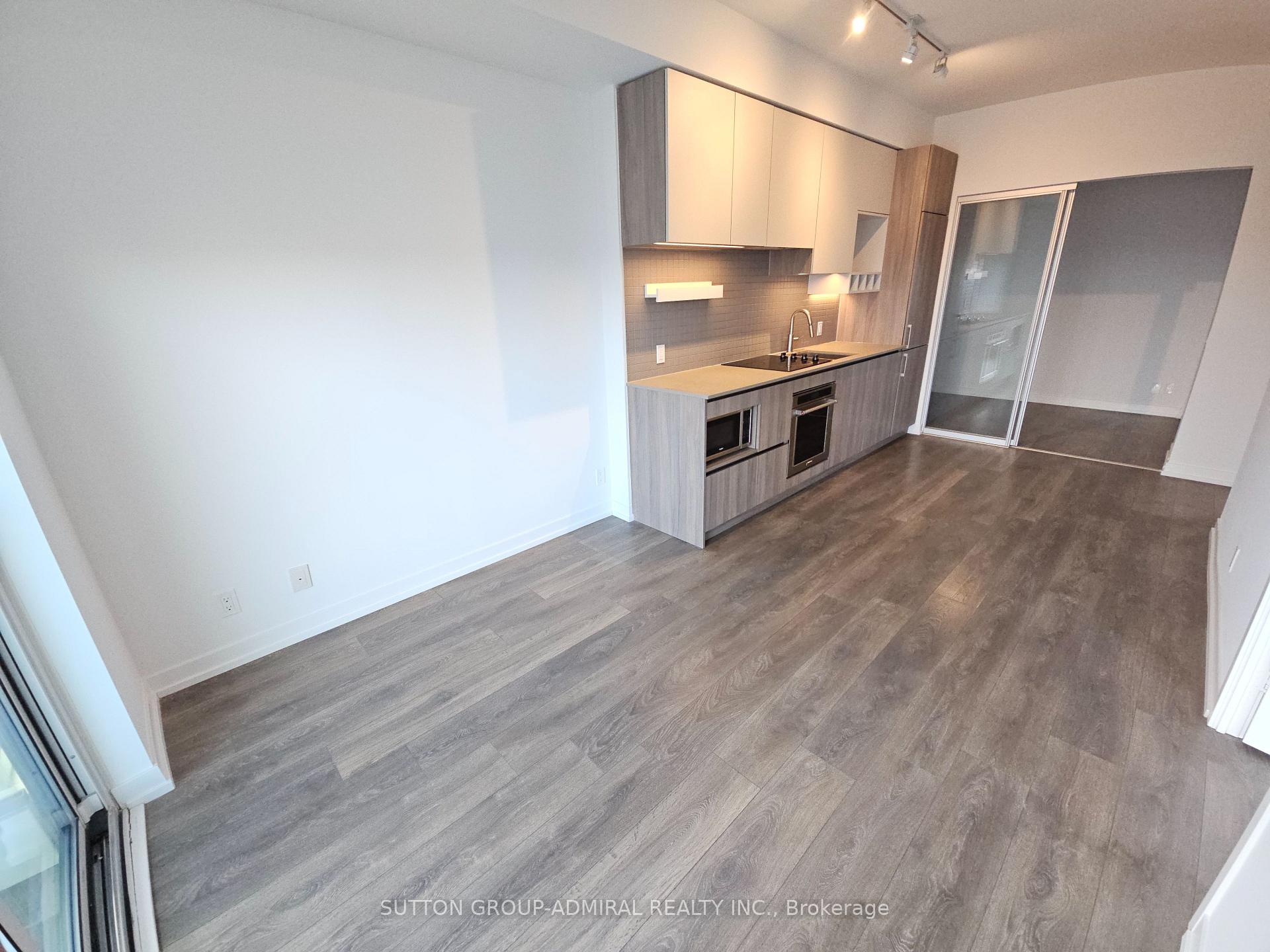 3 Bedrooms Condo at 950 Portage, Vaughan For sale