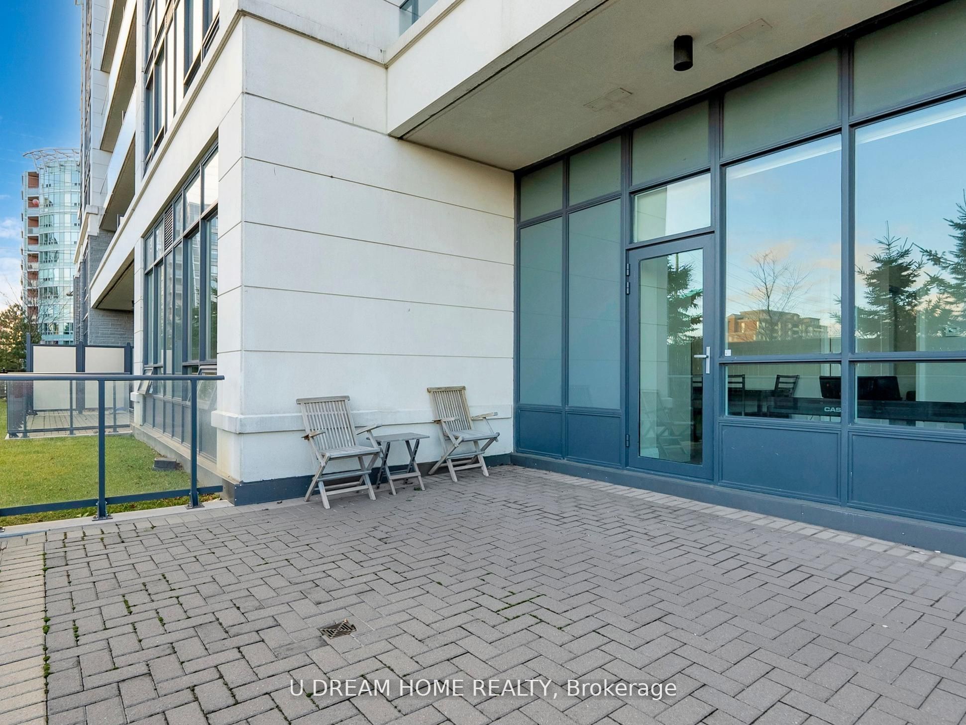 398 highway7 E, #102