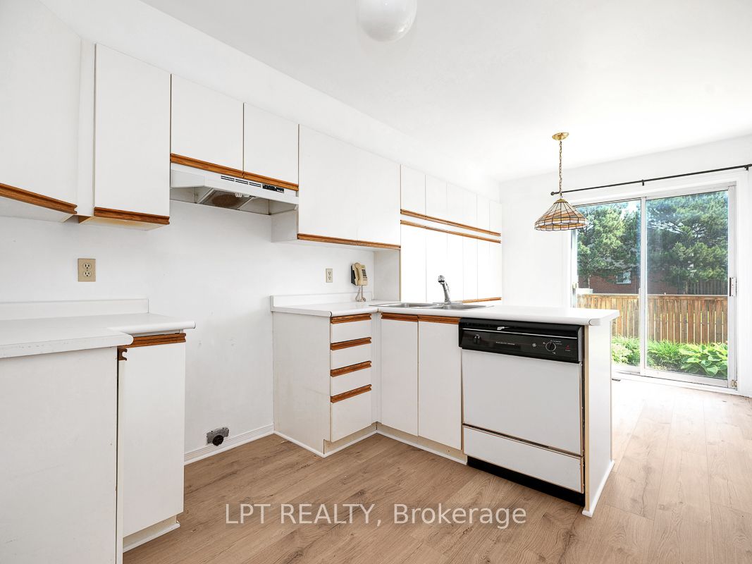 83 Langstrom Crescent