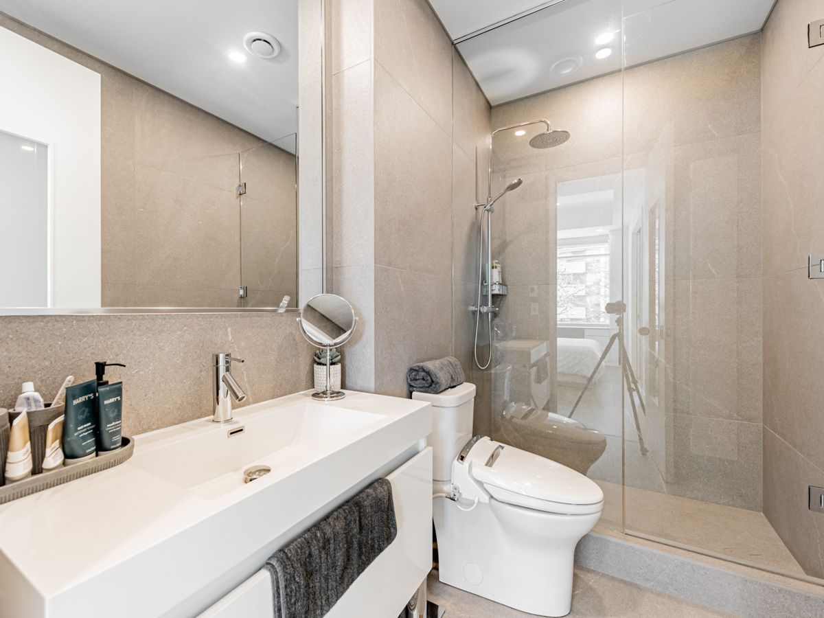 562 Eglinton Avenue E 202