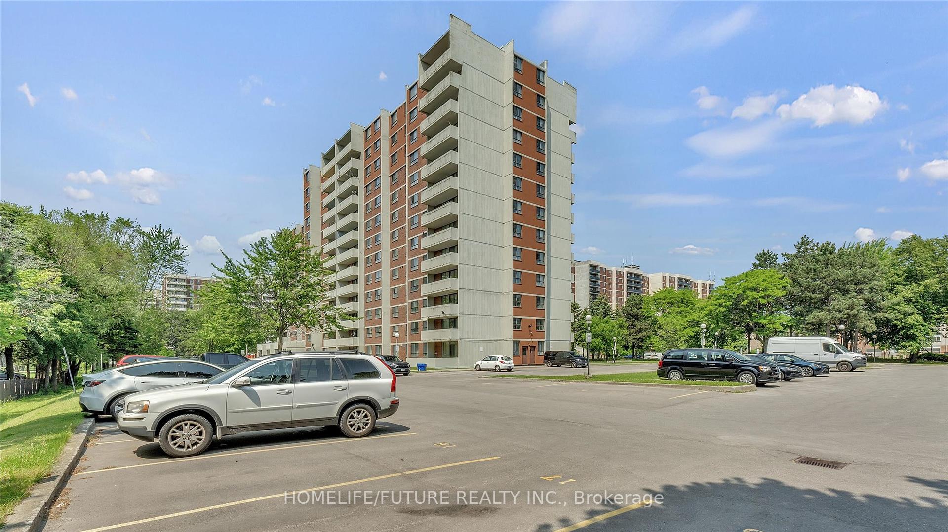 2 Bedrooms Condo at 10 Stonehill, Toronto For sale