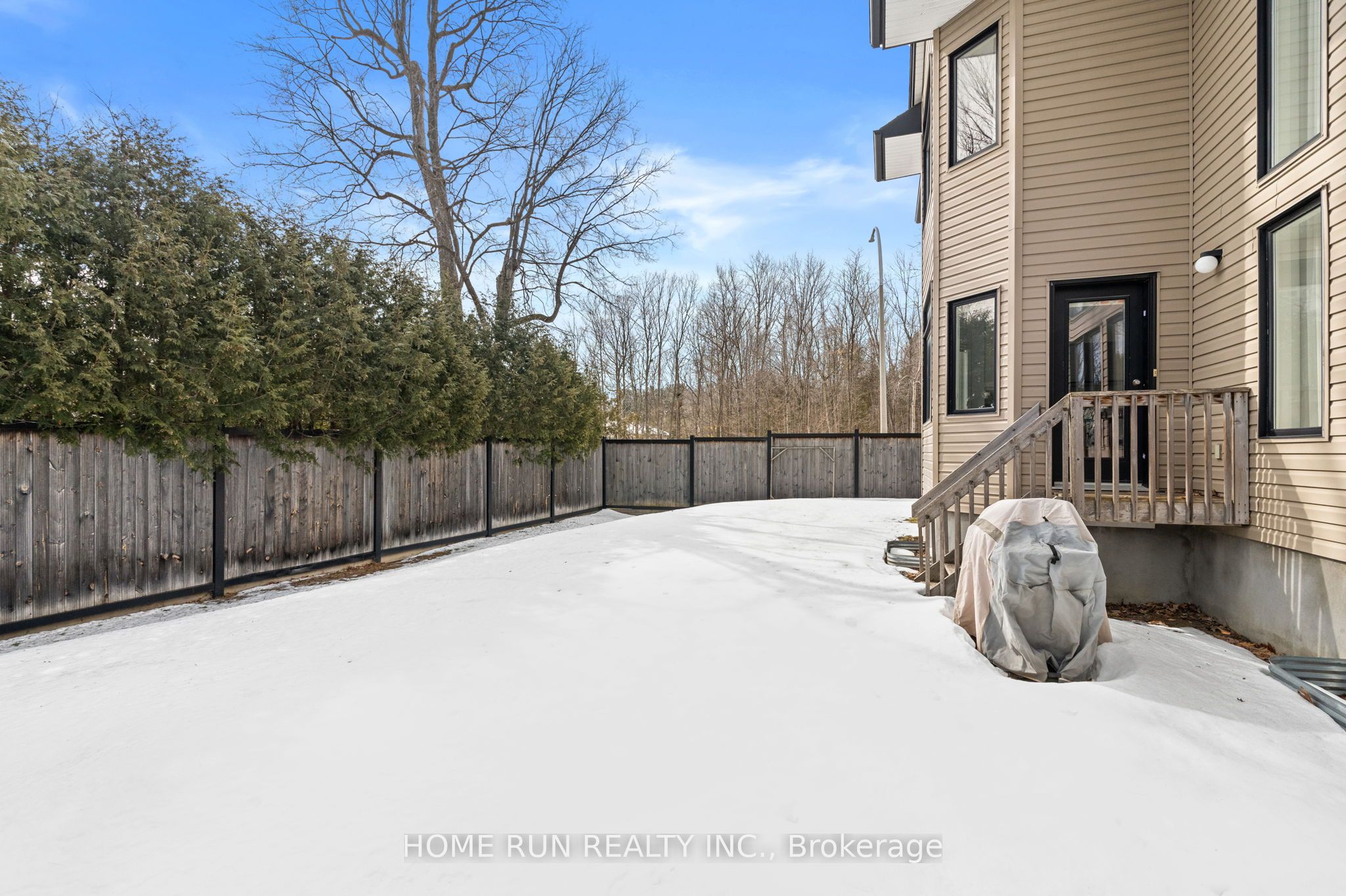 100 Kinghaven Crescent, Kanata, ON K2M 0C4