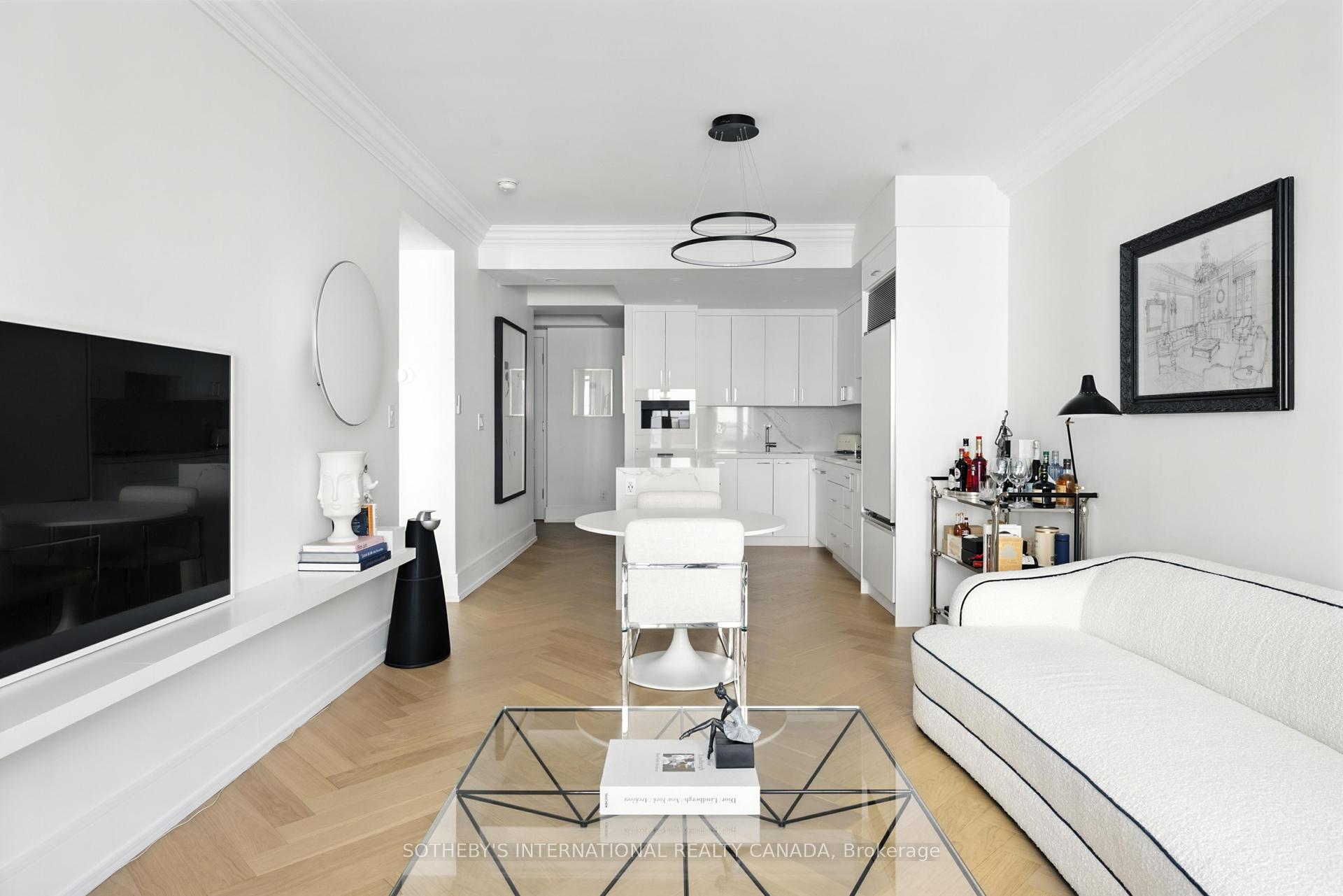 2 Bedrooms Condo at 10 Bellair, Toronto For sale